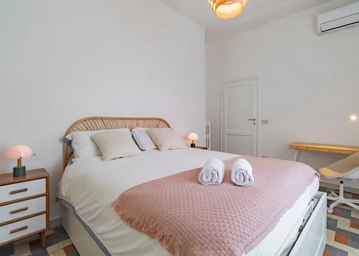 Domus Ana- Modern Elegance, Steps Away From The Colosseum And The Historic Center