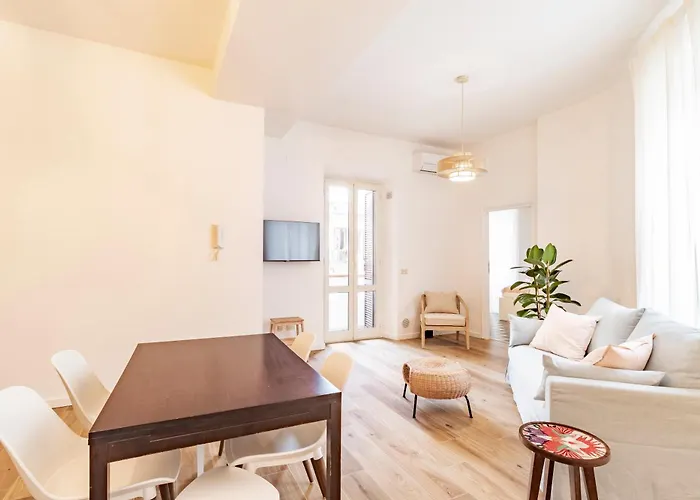 Domus Ana- Modern Elegance, Steps Away From The Colosseum And The Historic Center *