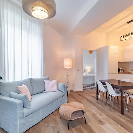 Domus Ana- Modern Elegance, Steps Away From The Colosseum And The Historic Center