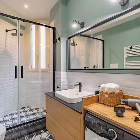Domus Ana- Modern Elegance, Steps Away From The Colosseum And The Historic Center شقة روما